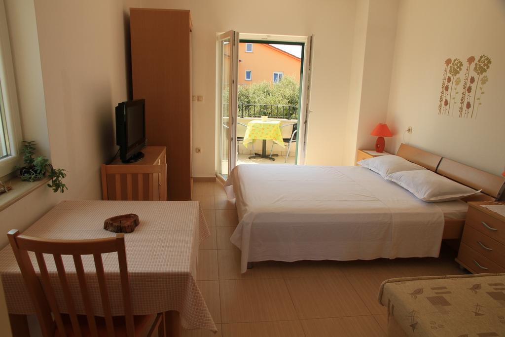 Apartments Ruzmarin Lun (Pag) Exterior foto
