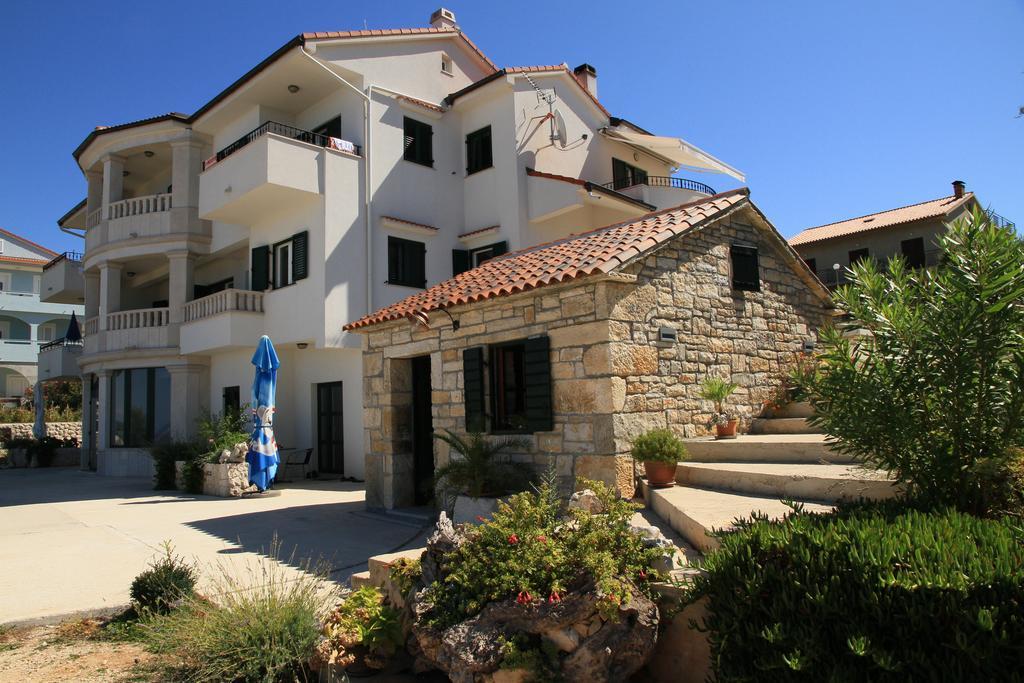 Apartments Ruzmarin Lun (Pag) Exterior foto