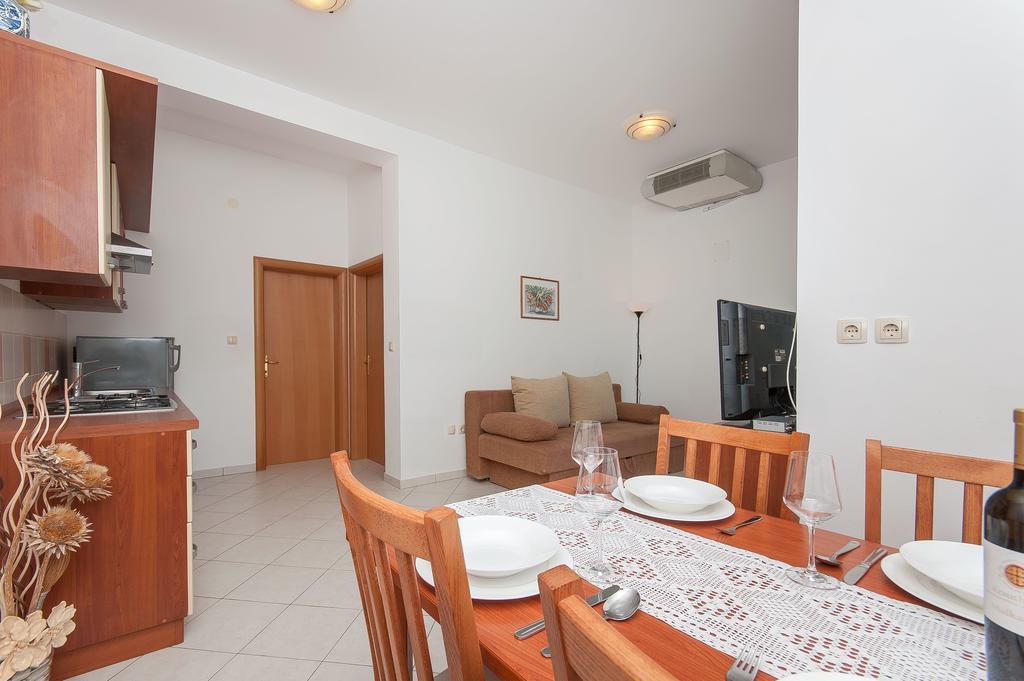 Apartments Ruzmarin Lun (Pag) Exterior foto